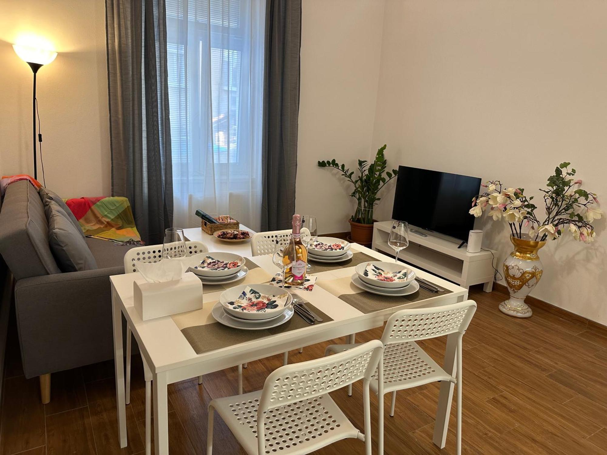 Star 2 Apartment Prague